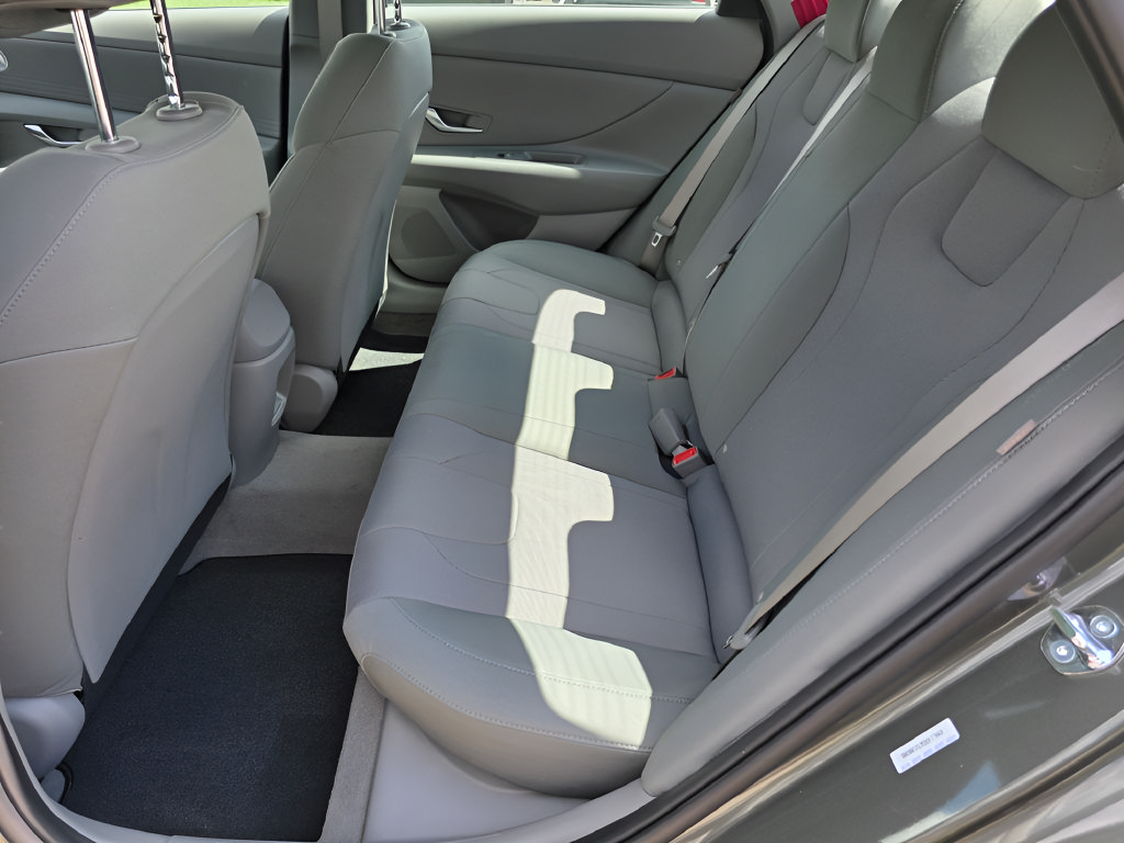 New 2026 Hyundai Elantra SE w/ Cargo Package FWD image 11