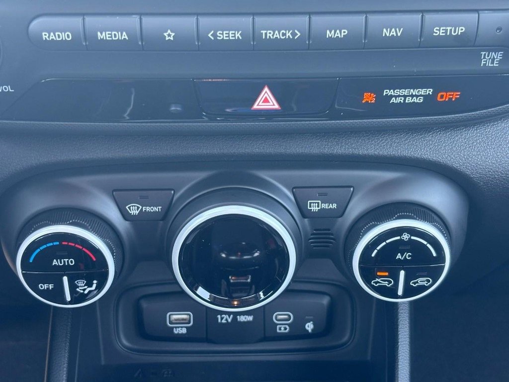 Certified 2025 Hyundai Venue Limited image 31