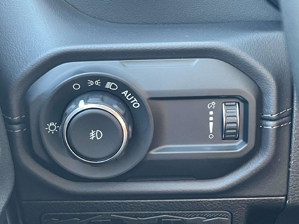 New 2027 Jeep Wrangler Unlimited Sahara AWD/4WD image 28