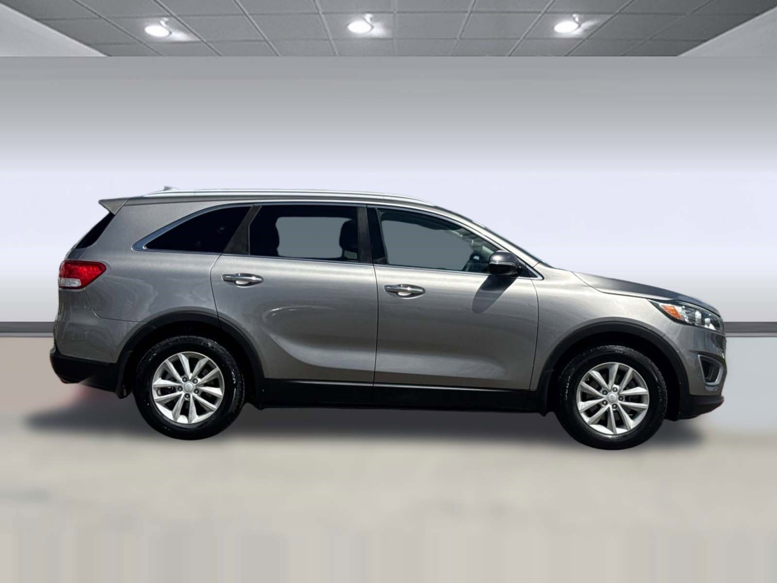 Used 2017 Kia Sorento LX w/ LX V6 Convenience Package FWD image 7