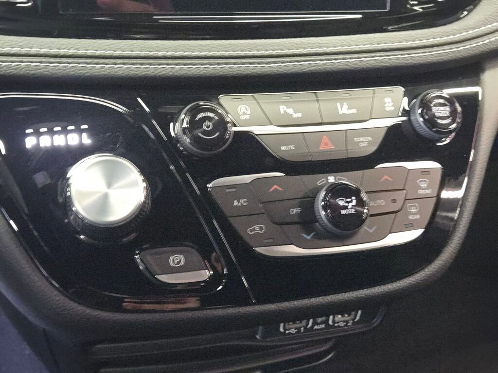 New 2025 Chrysler Pacifica Select FWD image 21