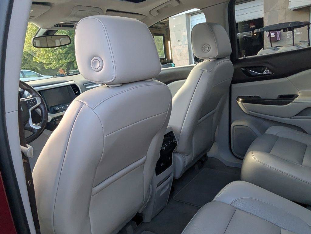 Used 2017 GMC Acadia SLT AWD/4WD image 34