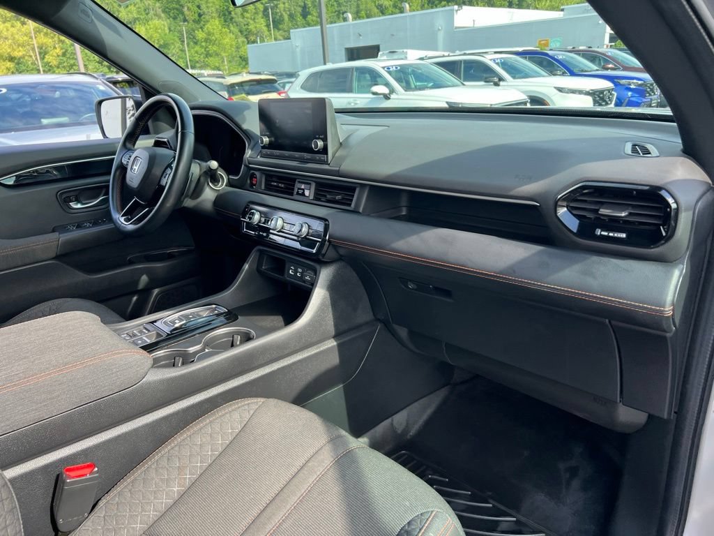 Used 2024 Honda Pilot Sport image 26