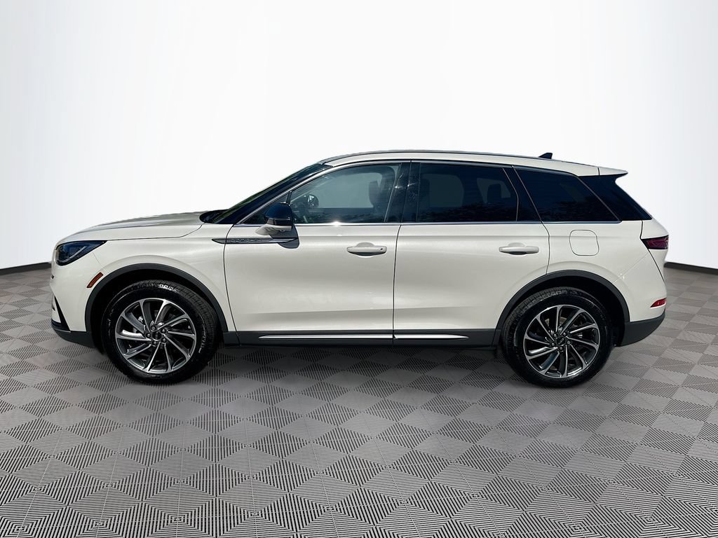 Used 2024 Lincoln Corsair AWD w/ Equipment Group 101A image 9