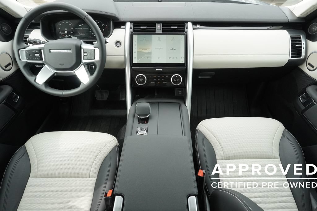 Used 2025 Land Rover Discovery S AWD/4WD image 9
