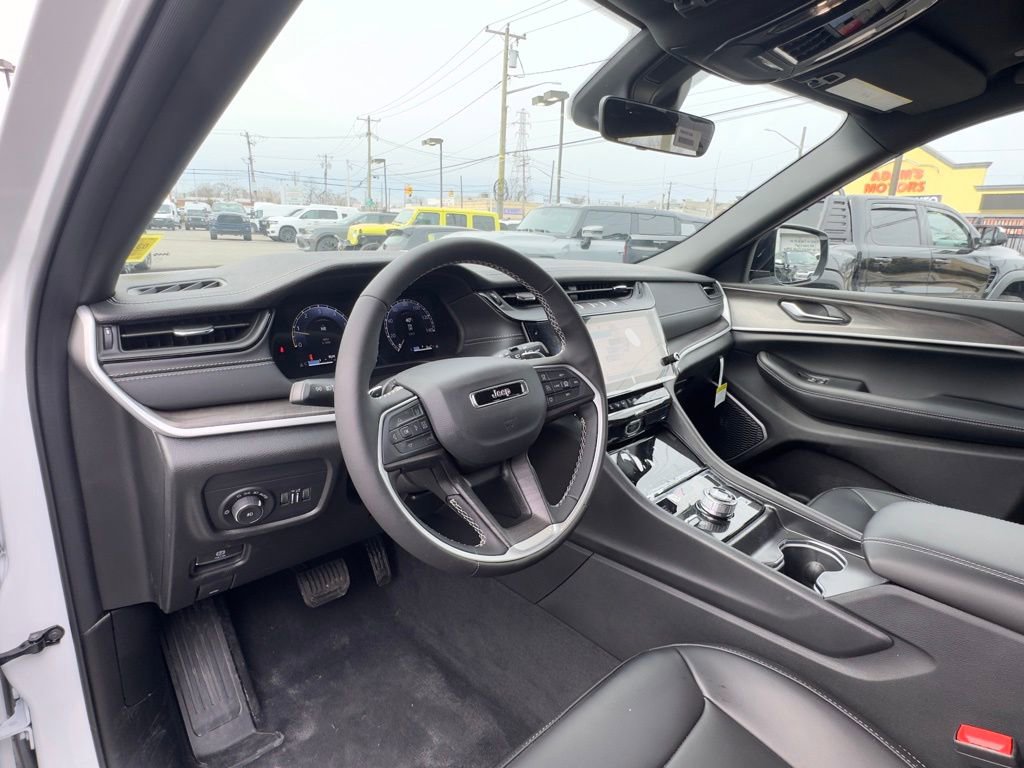 New 2026 Jeep Grand Cherokee L Limited w/ Limited Altitude Package image 10