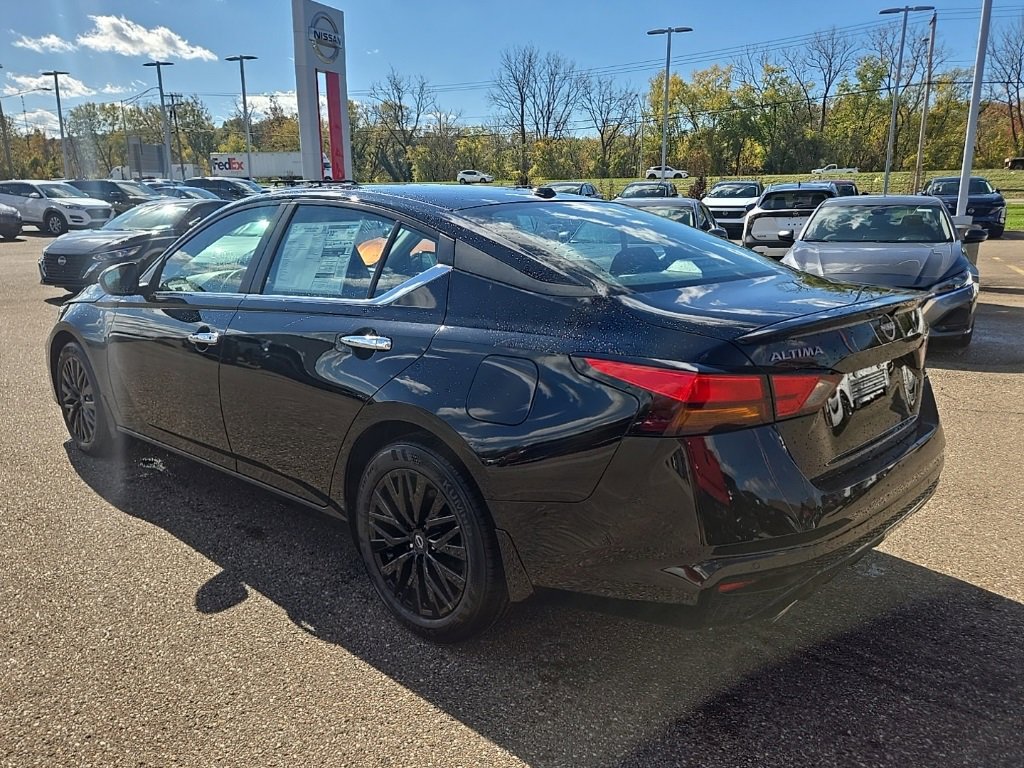 New 2025 Nissan Altima 2.5 SV image 5