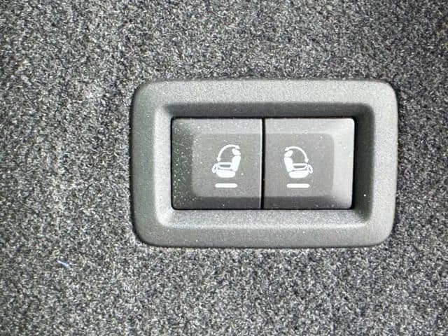 Used 2022 Jeep Grand Cherokee L Overland RWD image 40