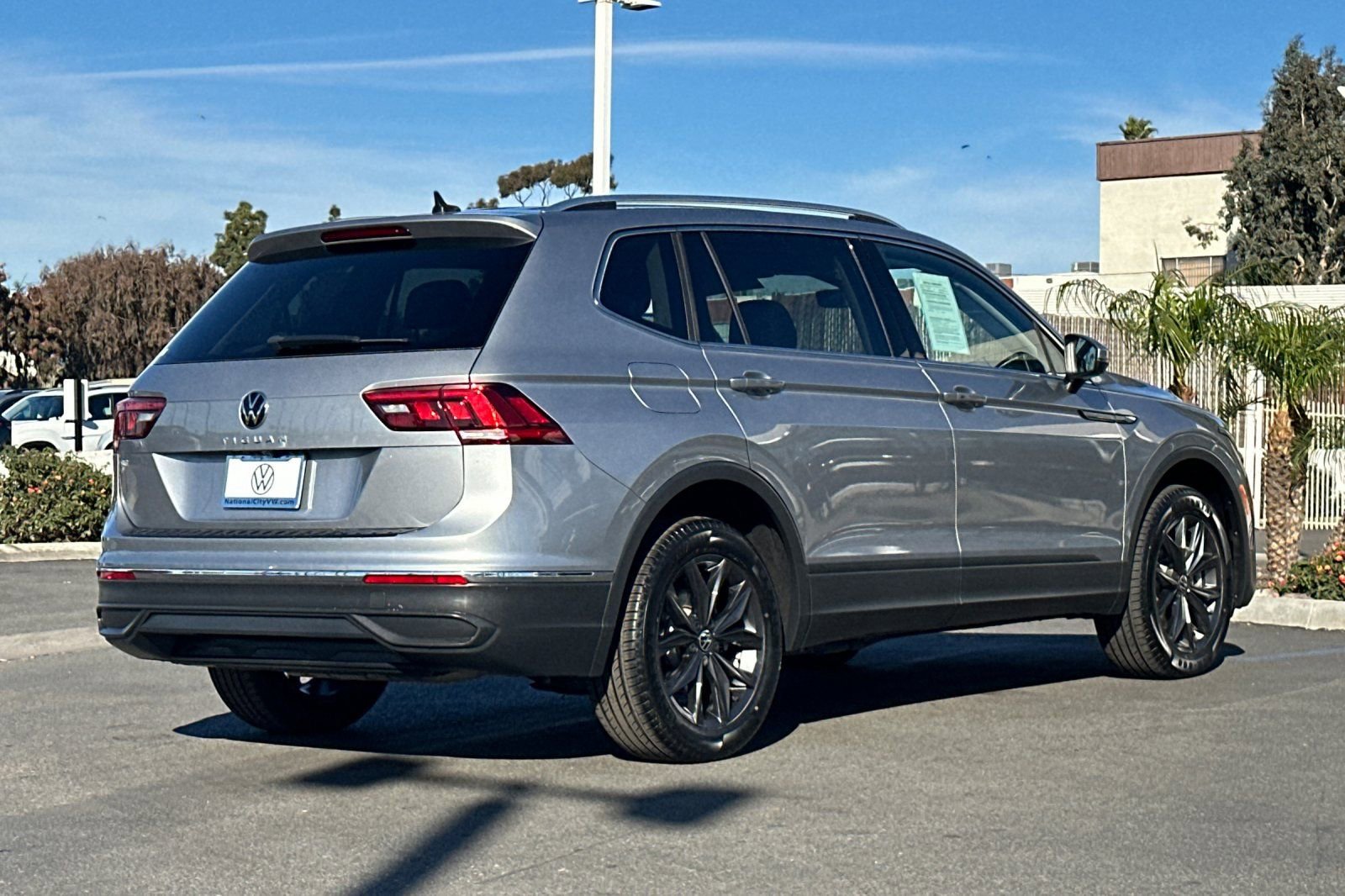 Certified 2023 Volkswagen Tiguan SE image 4
