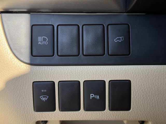 Used 2017 Toyota Highlander Limited AWD/4WD image 25