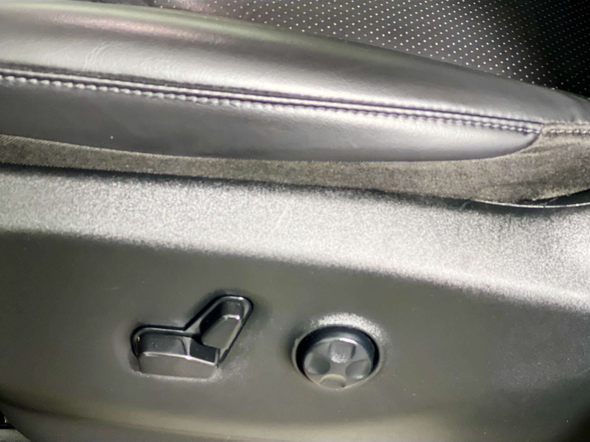 Used 2023 Chrysler Pacifica Touring-L FWD image 15