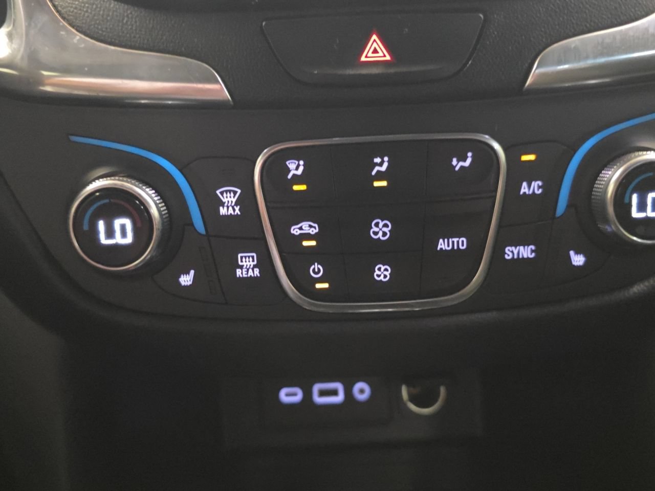 Used 2021 Chevrolet Equinox LT FWD image 24