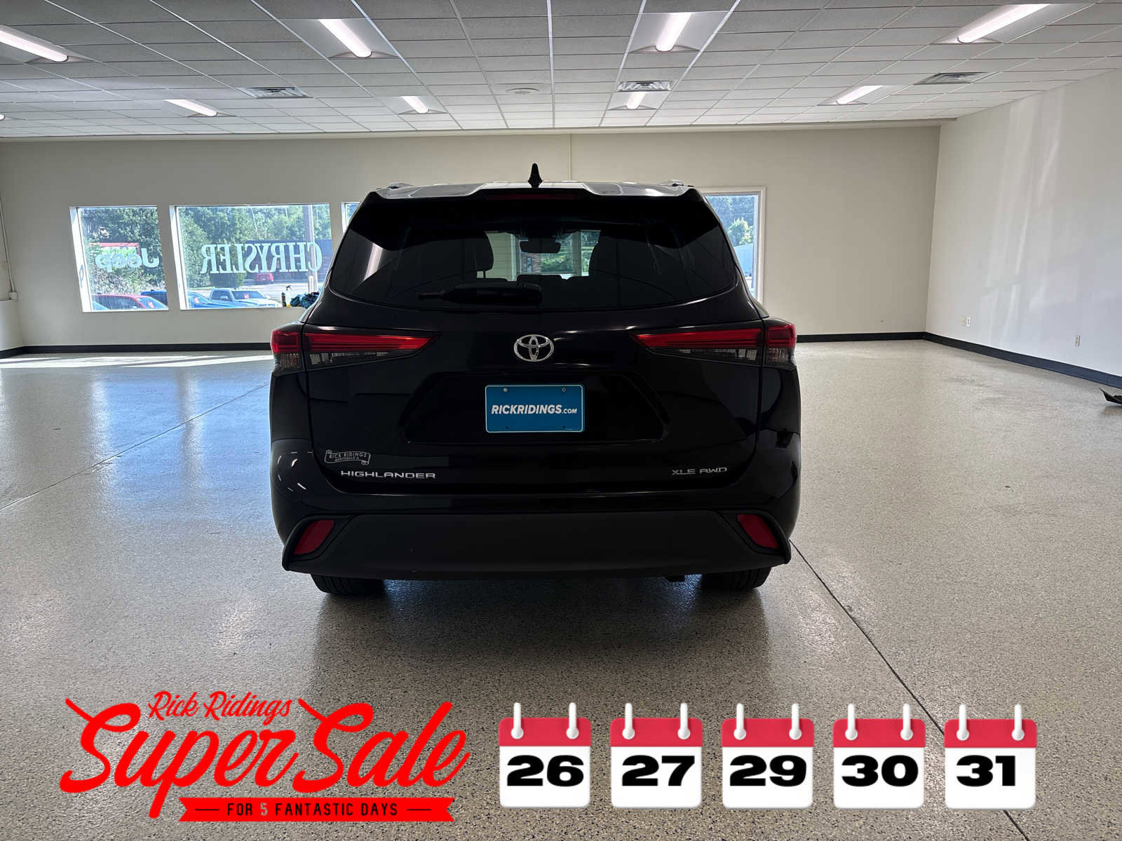 Used 2020 Toyota Highlander XLE image 6