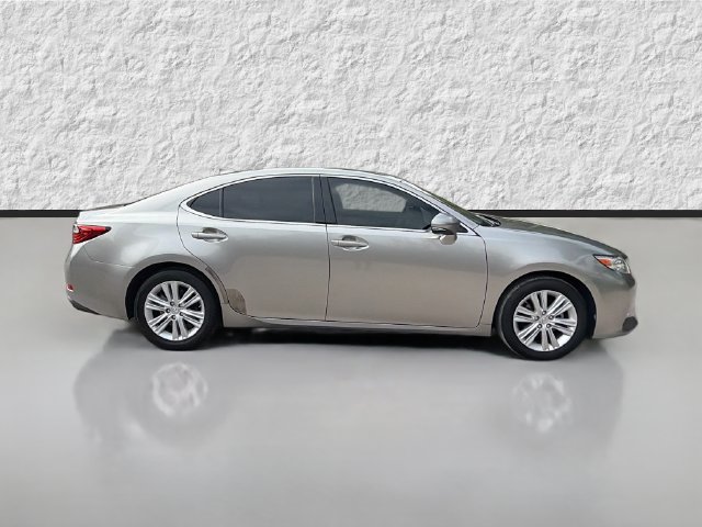 Used 2015 Lexus ES 350 w/ Premium Package FWD image 2