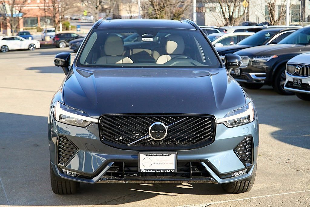 New 2026 Volvo XC60 B5 Plus w/ Climate Package image 5
