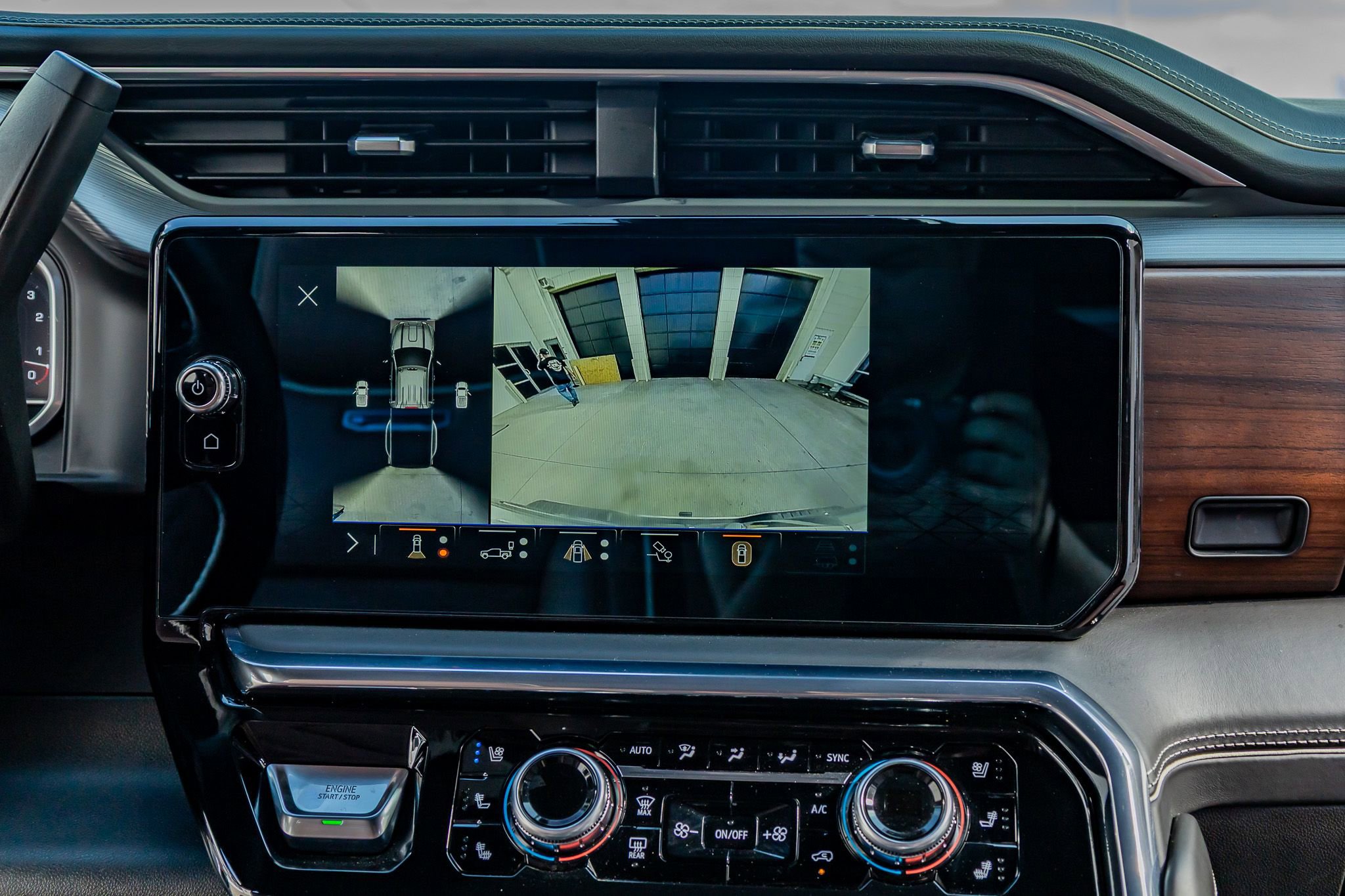 Used 2024 GMC Sierra 3500 Denali Ultimate image 25