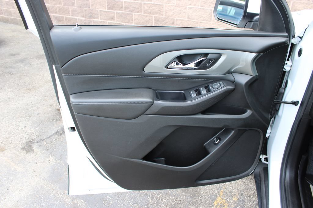 Used 2022 Chevrolet Traverse LT FWD image 10