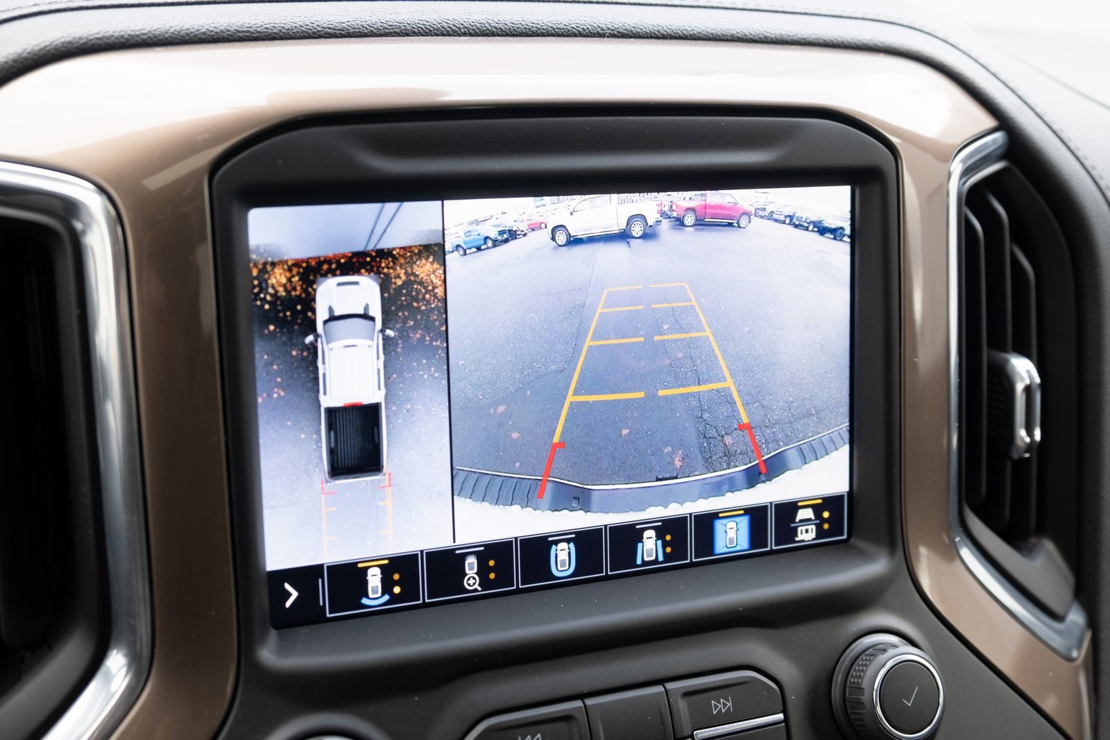 Used 2020 Chevrolet Silverado 3500 High Country w/ Technology Package image 4