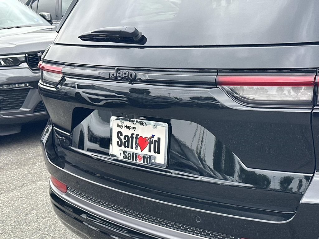 New 2026 Jeep Grand Cherokee Limited AWD/4WD image 12