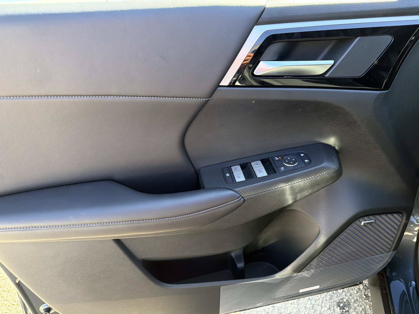 New 2026 Mitsubishi Outlander LE FWD image 12