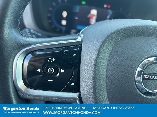 Used 2023 Volvo XC60 B5 Plus image 18