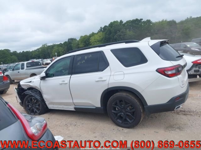 Used 2025 Honda Pilot Touring image 8