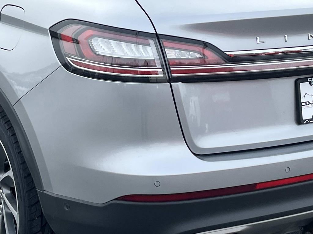 Used 2021 Lincoln Nautilus Reserve w/ Equipment Group 202A image 5