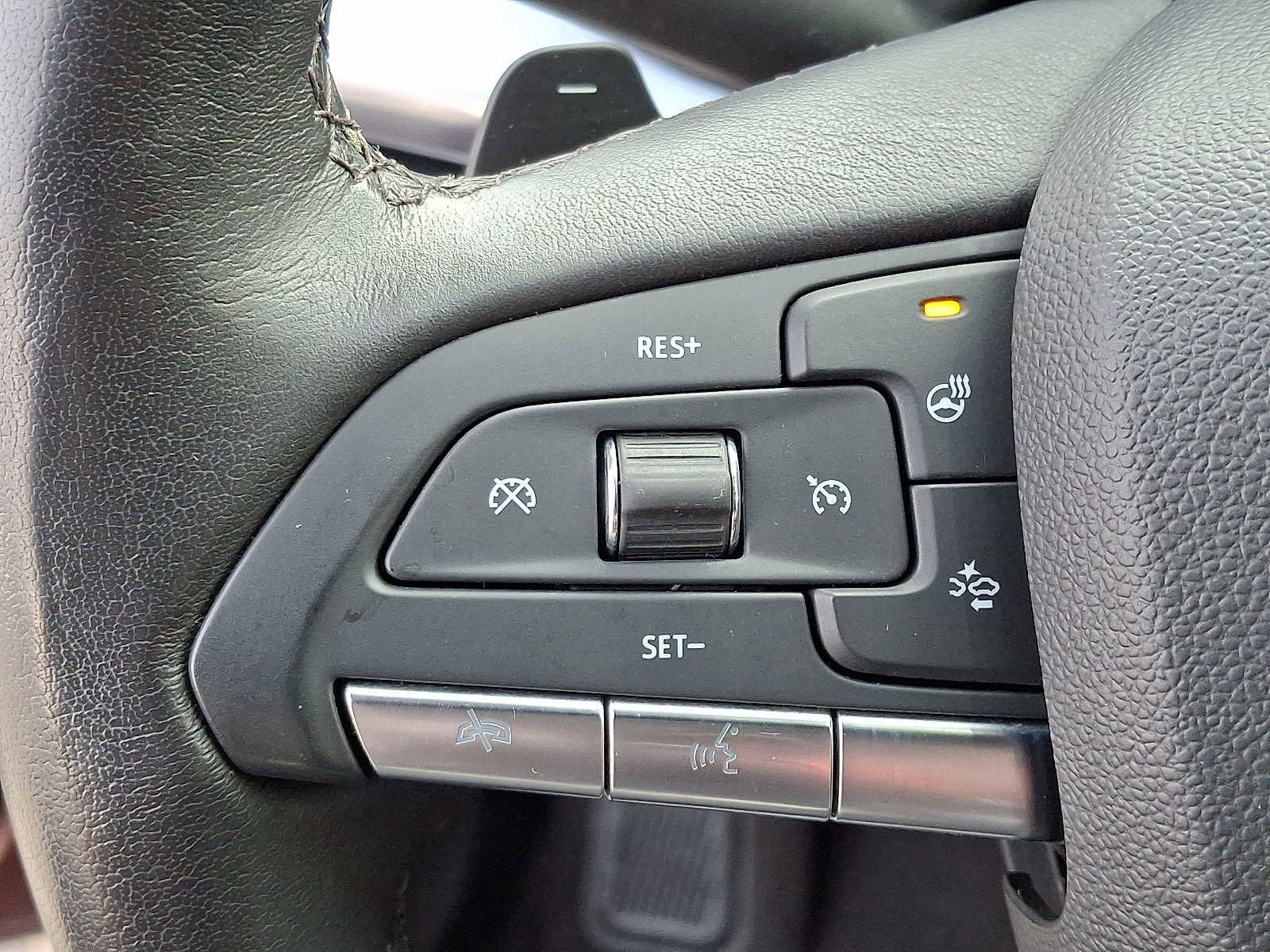 Used 2023 Cadillac XT4 Luxury w/ Cold Weather Package image 22