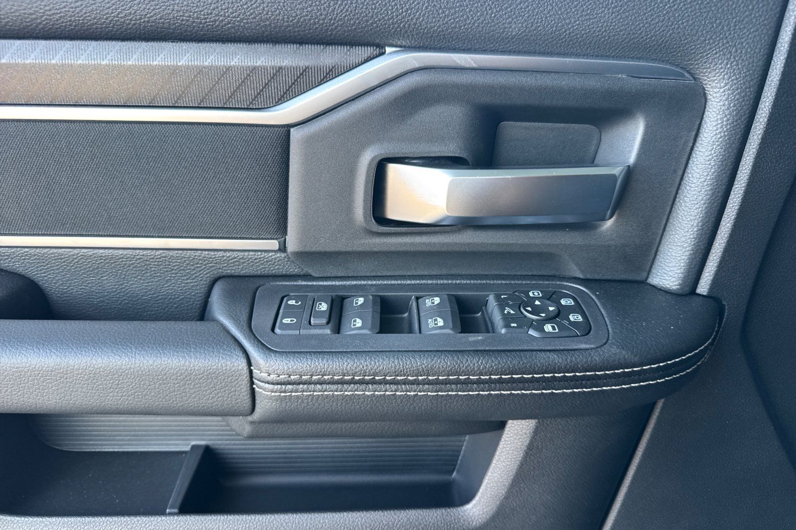 New 2027 RAM 3500 Big Horn AWD/4WD image 10