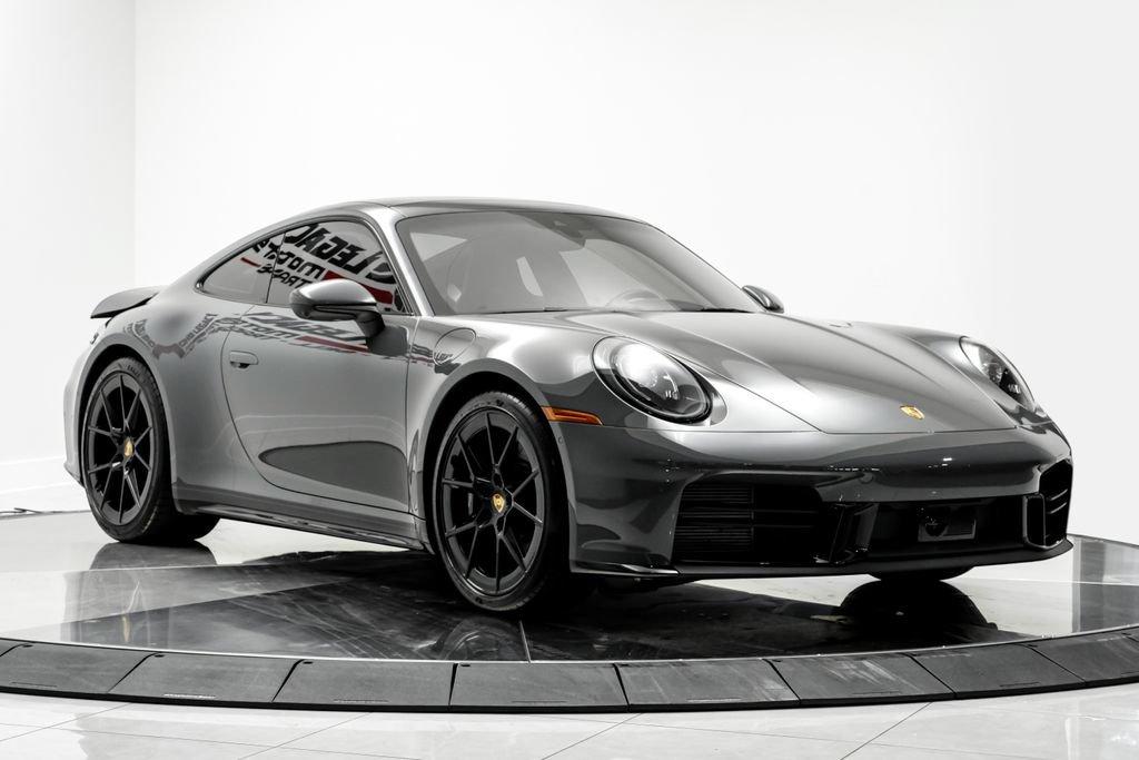 Used 2025 Porsche 911 Carrera S RWD image 3