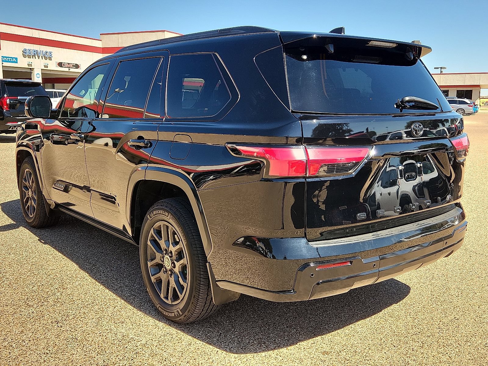 Used 2024 Toyota Sequoia Platinum AWD/4WD image 3