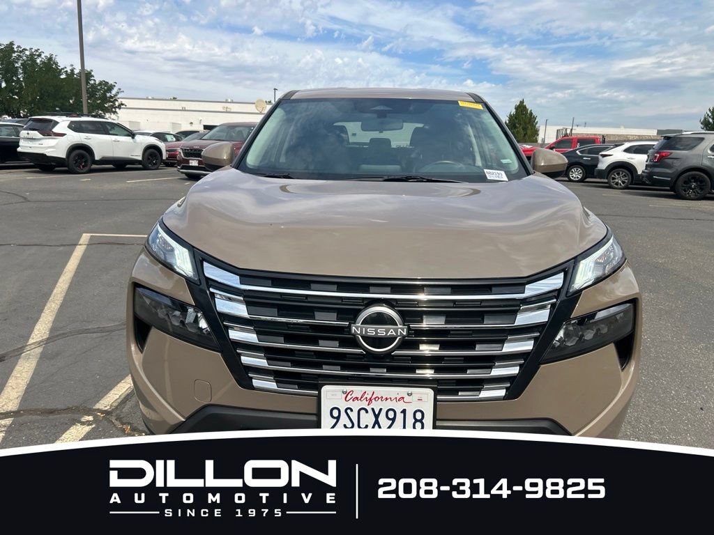 Used 2025 Nissan Rogue SV AWD/4WD image 15