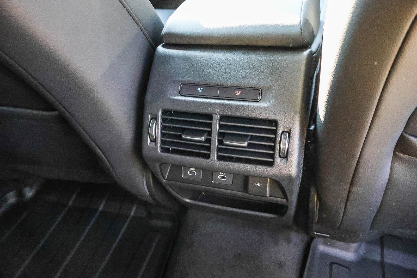 New 2025 Land Rover Discovery Sport Dynamic SE image 21