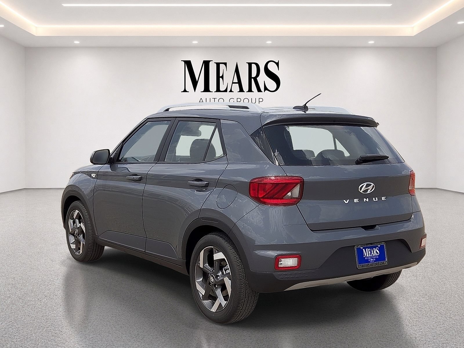 Used 2025 Hyundai Venue SEL FWD image 3