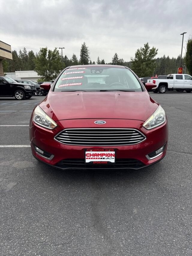 Used 2015 Ford Focus Titanium w/ Titanium Technology Package FWD image 2