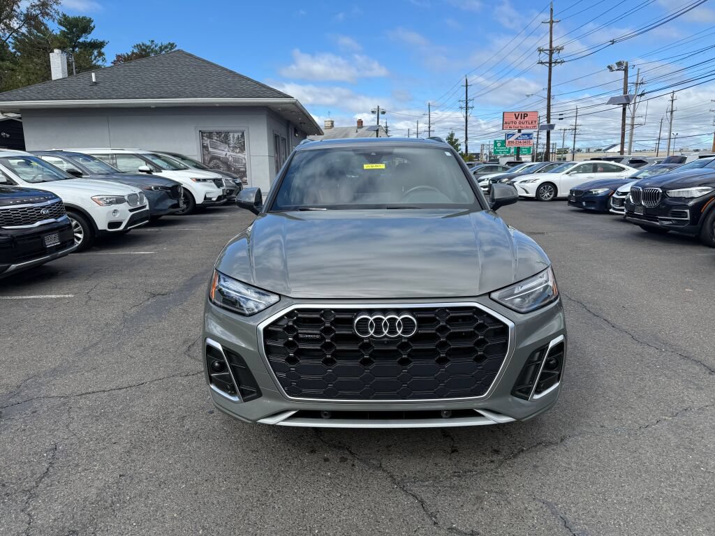 Used 2023 Audi Q5 2.0T Premium Plus w/ Premium Plus Package AWD/4WD image 2