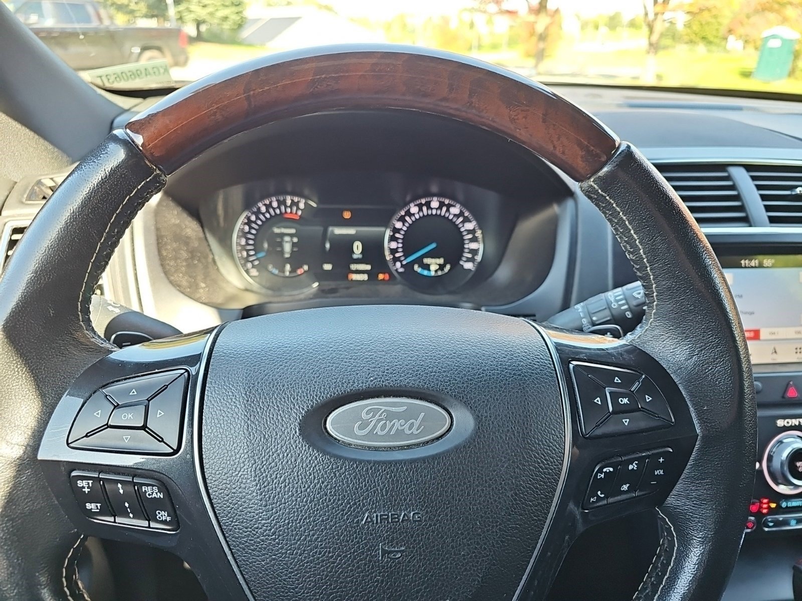 Used 2019 Ford Explorer Platinum AWD/4WD image 19