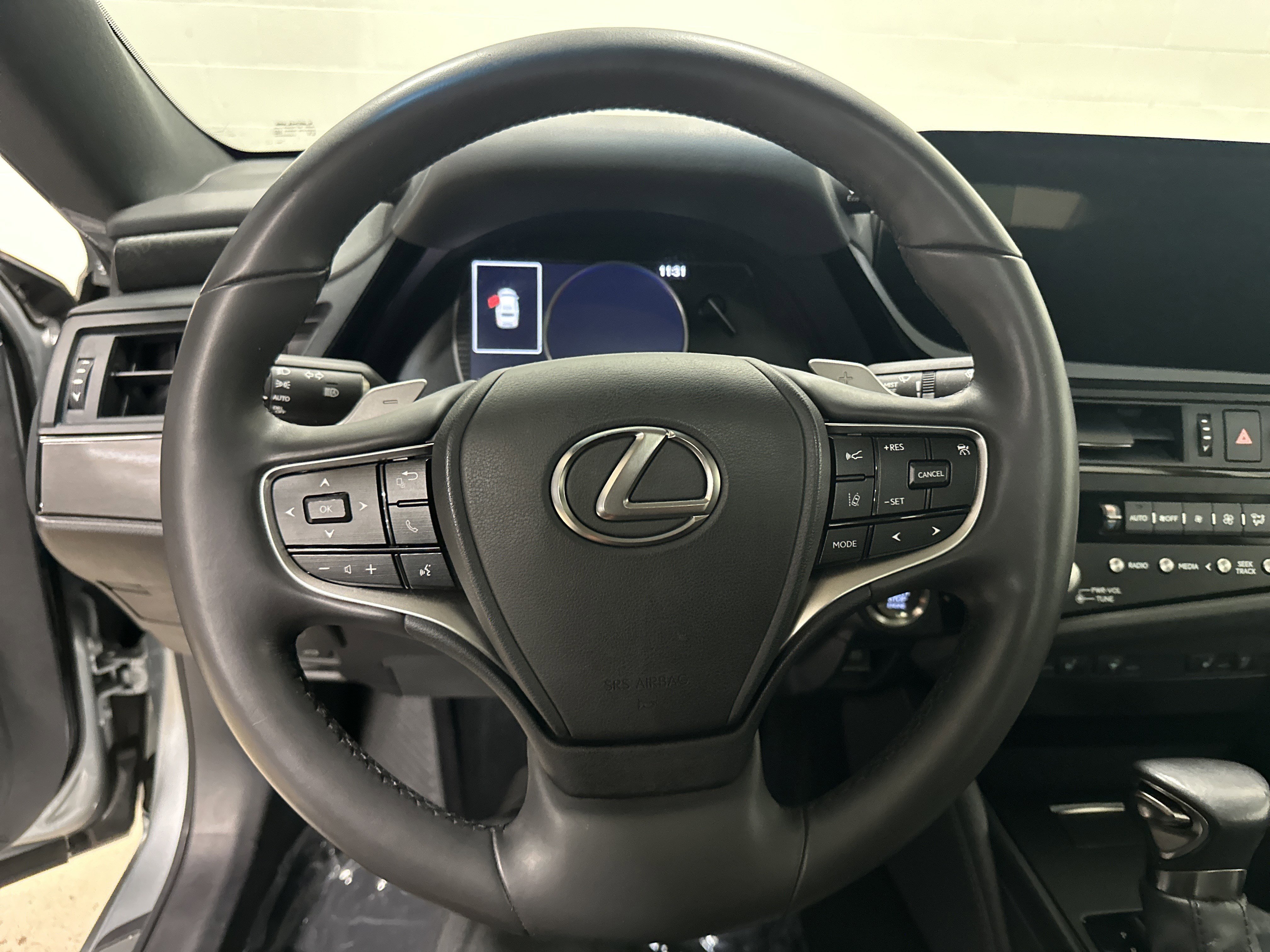 Used 2023 Lexus ES 350 w/ Premium Package FWD image 18