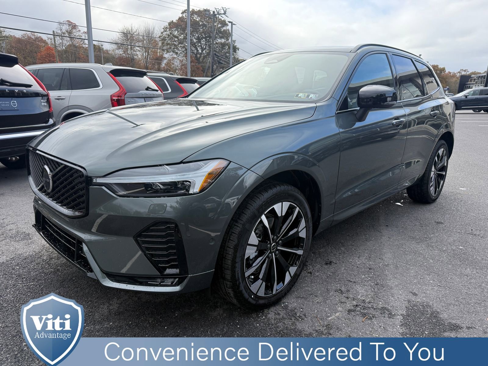 New 2026 Volvo XC60 B5 Plus w/ Climate Package image 4