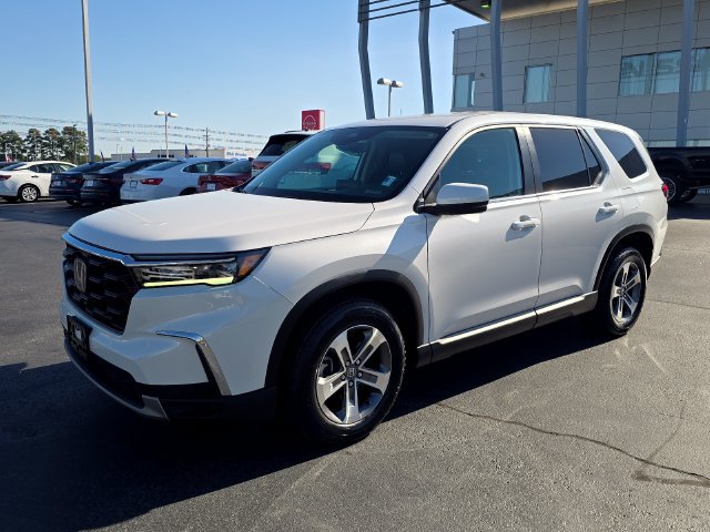 Used 2025 Honda Pilot EX-L image 6