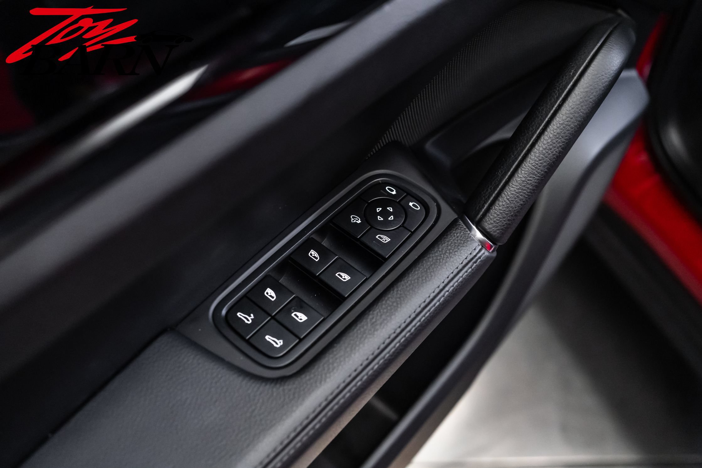 Used 2023 Porsche Cayenne AWD/4WD image 18