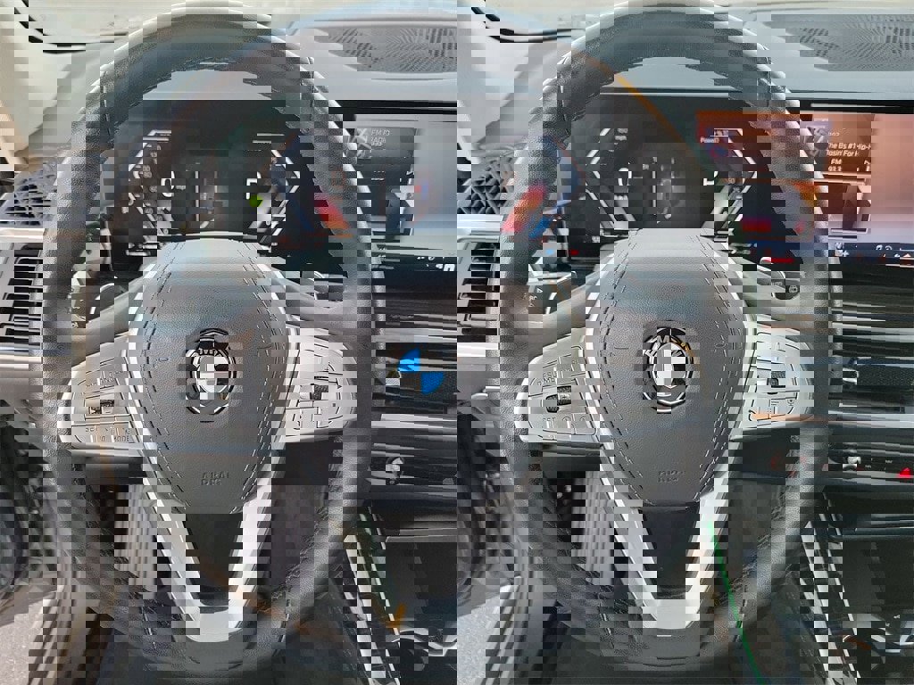 Used 2024 BMW X7 xDrive40i image 21