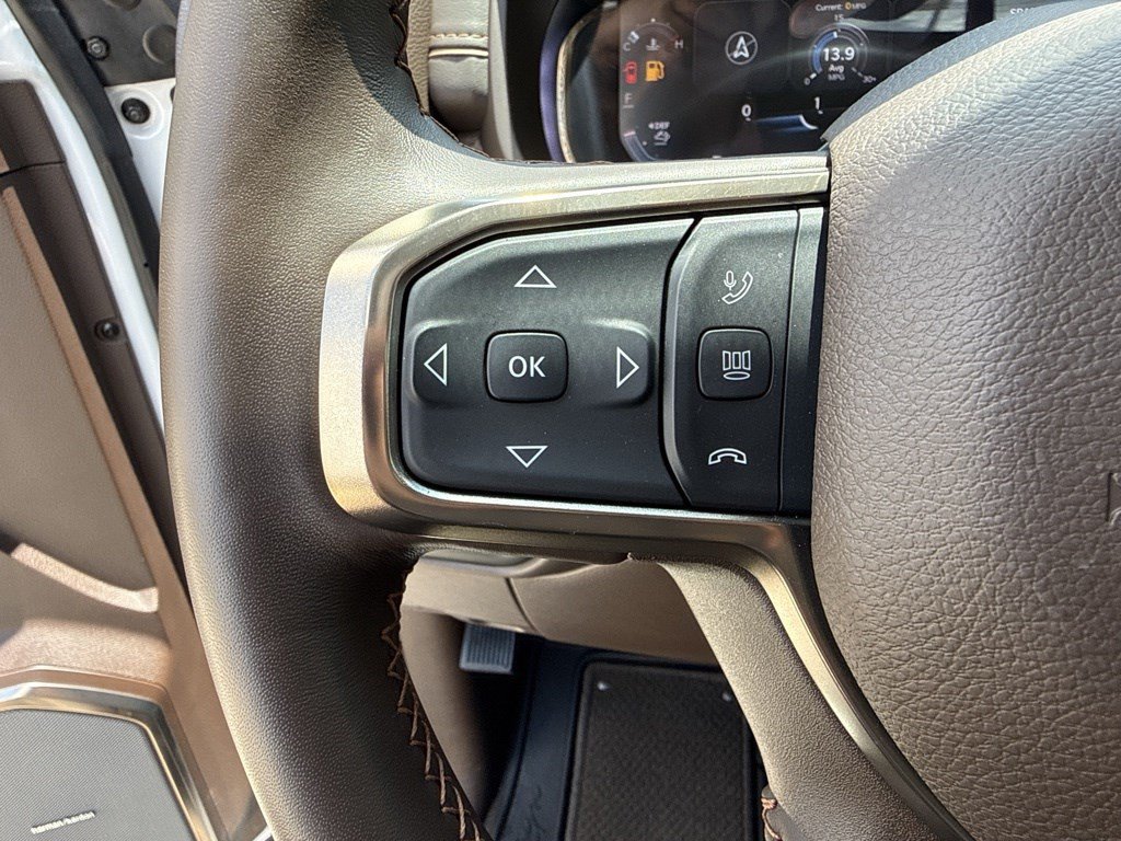 Used 2025 RAM 2500 Limited AWD/4WD image 12
