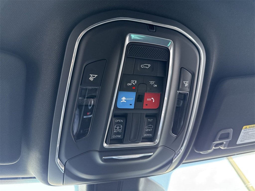 New 2025 Jeep Grand Cherokee Laredo X w/ Luxury Tech Group I image 17