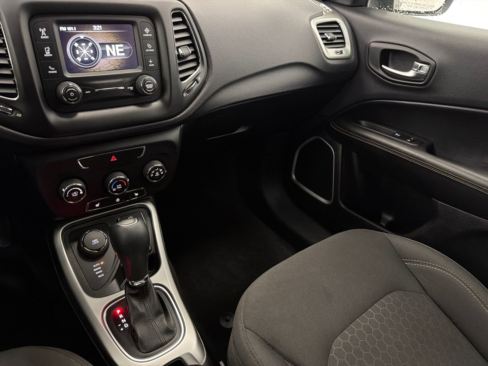 Used 2018 Jeep Compass Sport w/ Cold Weather Group image 21