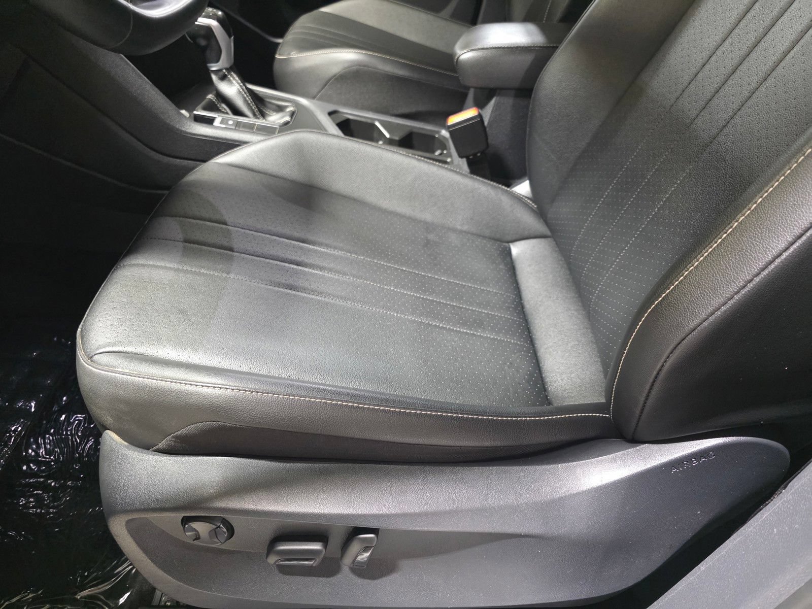 Used 2022 Volkswagen Tiguan SE FWD image 24