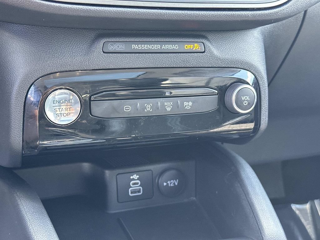 Used 2025 Ford Escape SE FWD image 14