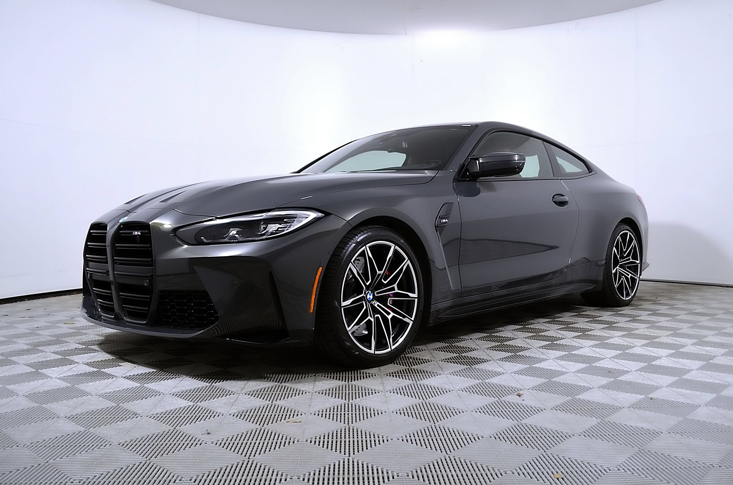 Used 2022 BMW M4 Coupe w/ Executive Package RWD video 2