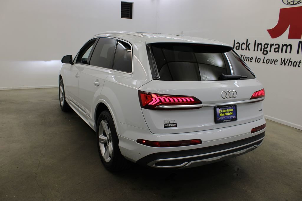Used 2023 Audi Q7 2.0T Premium Plus w/ Premium Plus Package AWD/4WD image 3