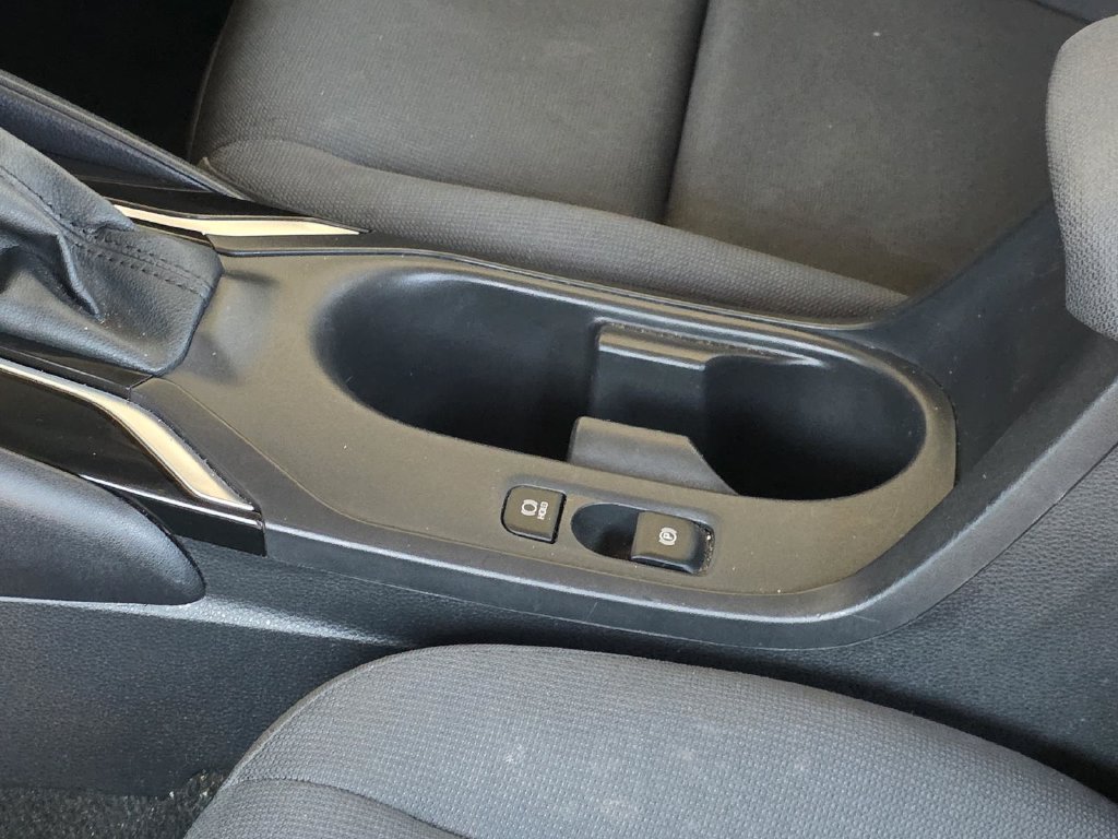 Used 2025 Toyota Corolla LE FWD image 17